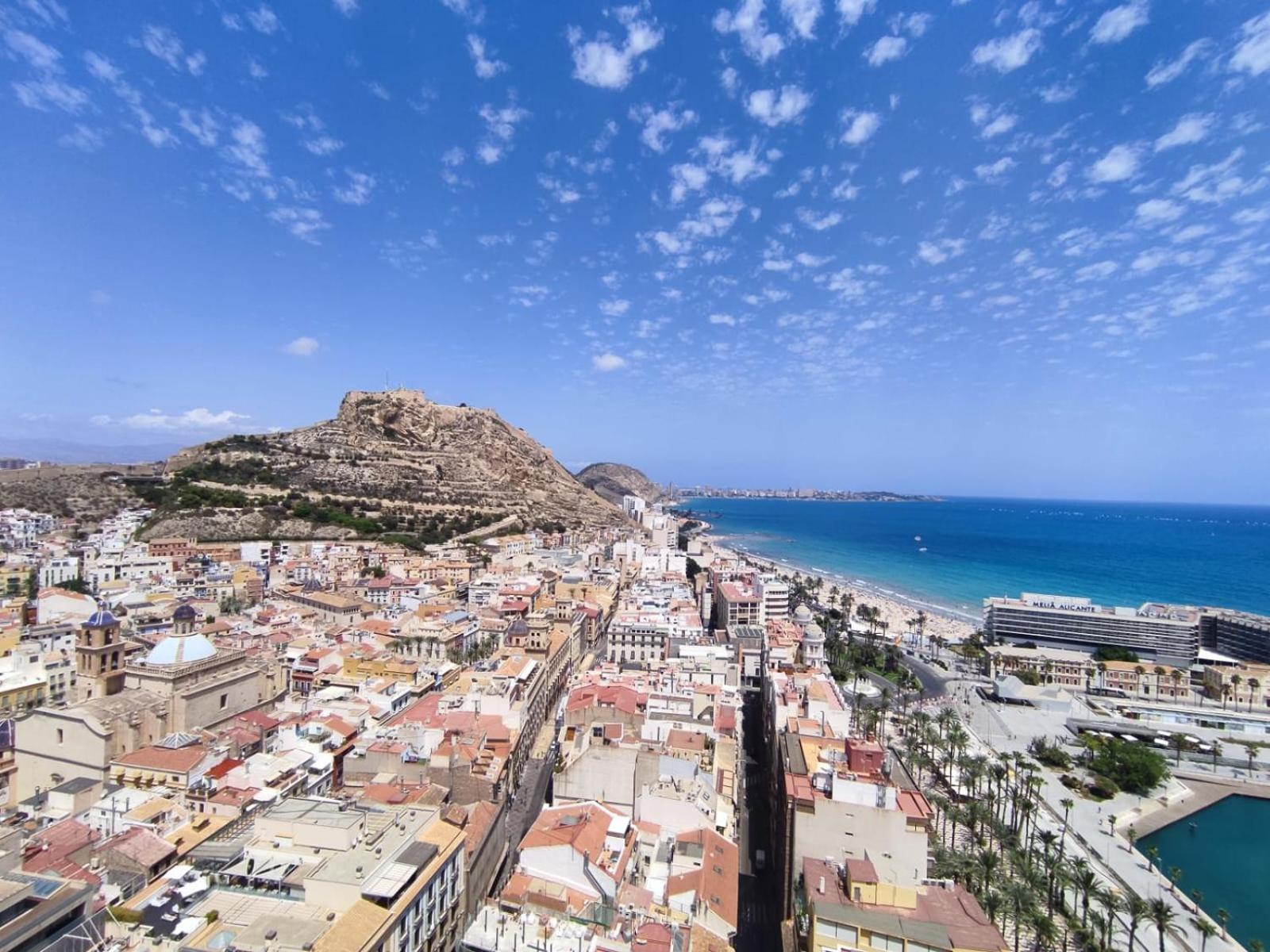 Alicante Beach And Center Exteriér fotografie